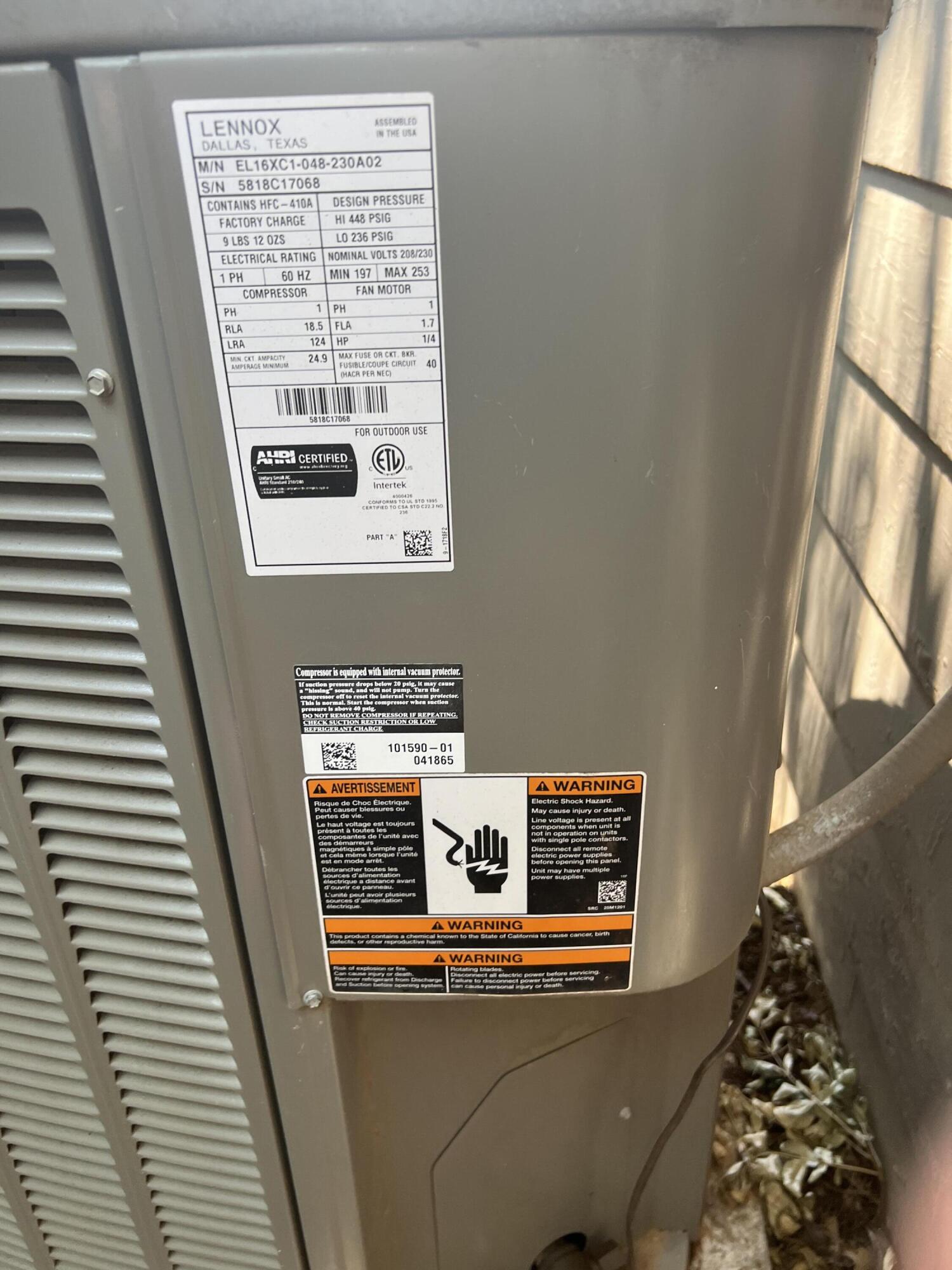 1513 37th Street Lubbock, TX 79412 - Photo 32 of 34 a living room with furniture and a window