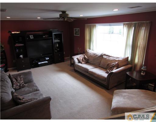 16 Ridgeview Road Jamesburg, NJ 08831 - Photo 3 of 14 Gallery Image 3