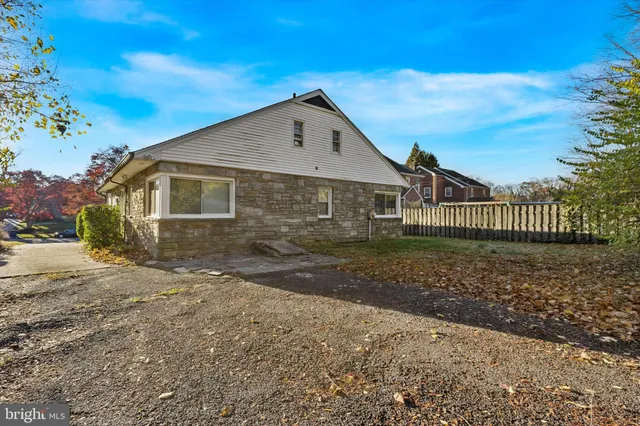 $3,500 | 7033 Sherwood Road, Philadelphia, PA 19151