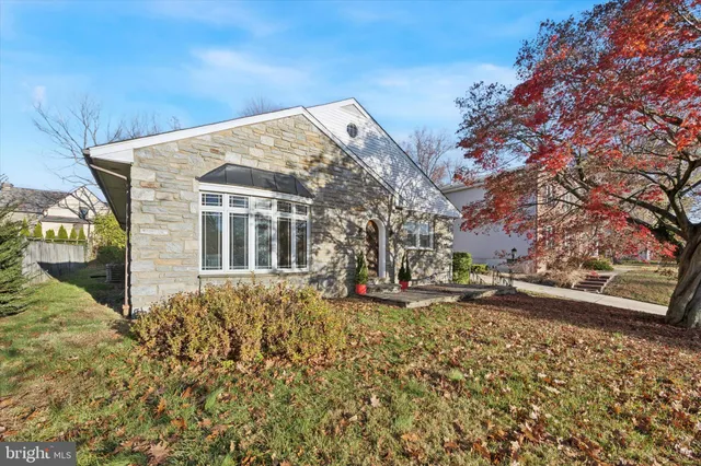 a view of a house with a snow on the yard