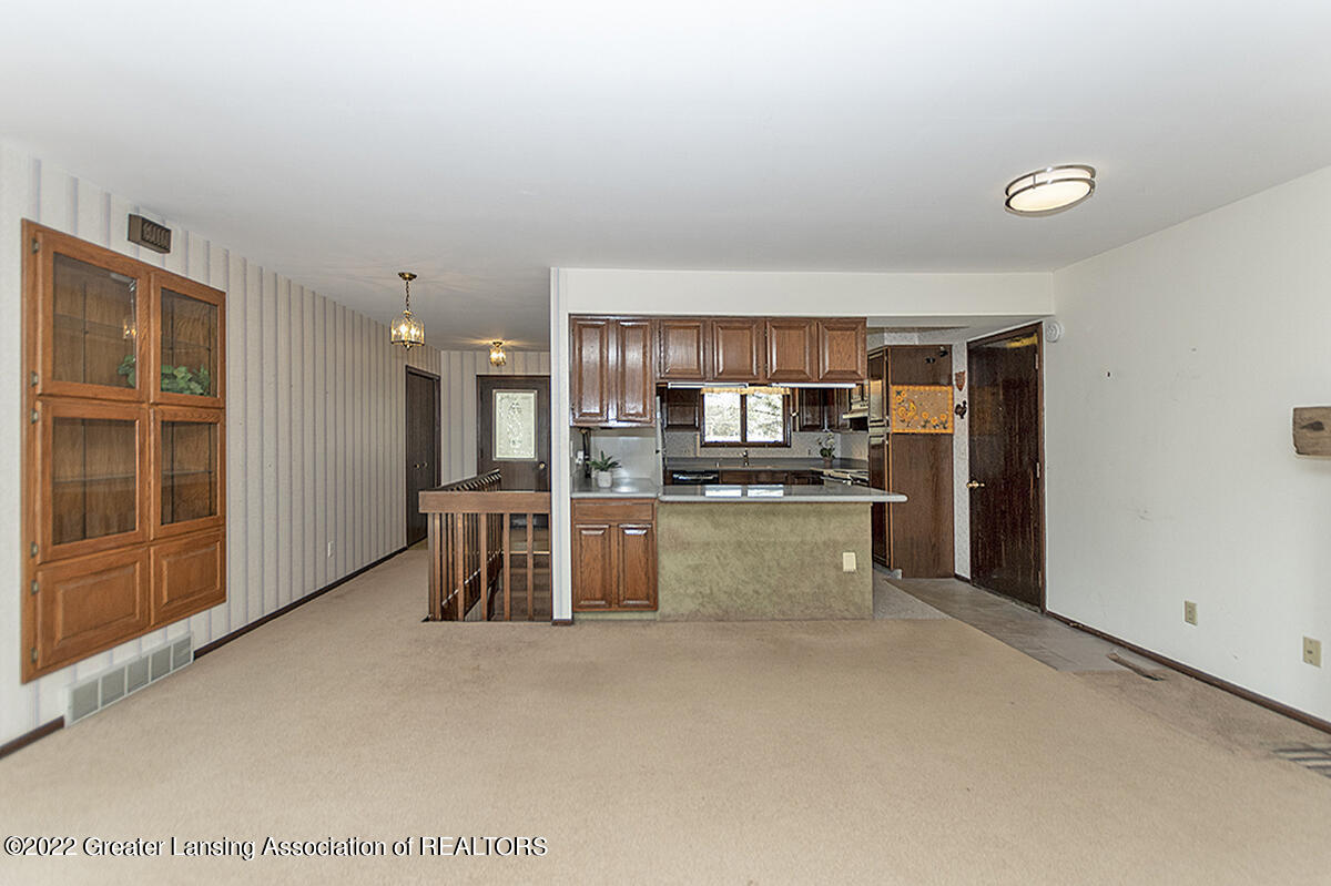 1975 Jolly Road Okemos, MI 48864 - Photo 5 of 32 05