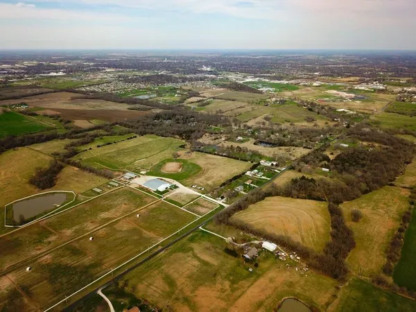 $875,000 | 22299 Sacajawea Road, Sedalia, MO 65301