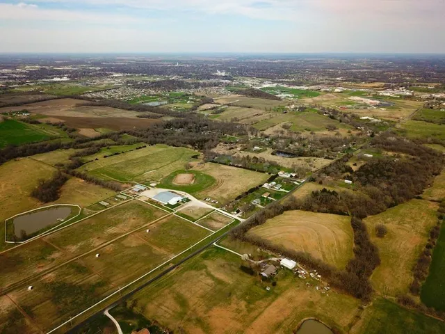 $875,000 | 22299 Sacajawea Road, Sedalia, MO 65301