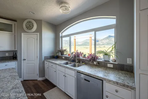 $749,000 | 2779 County Road 122, Thayne, WY 83127