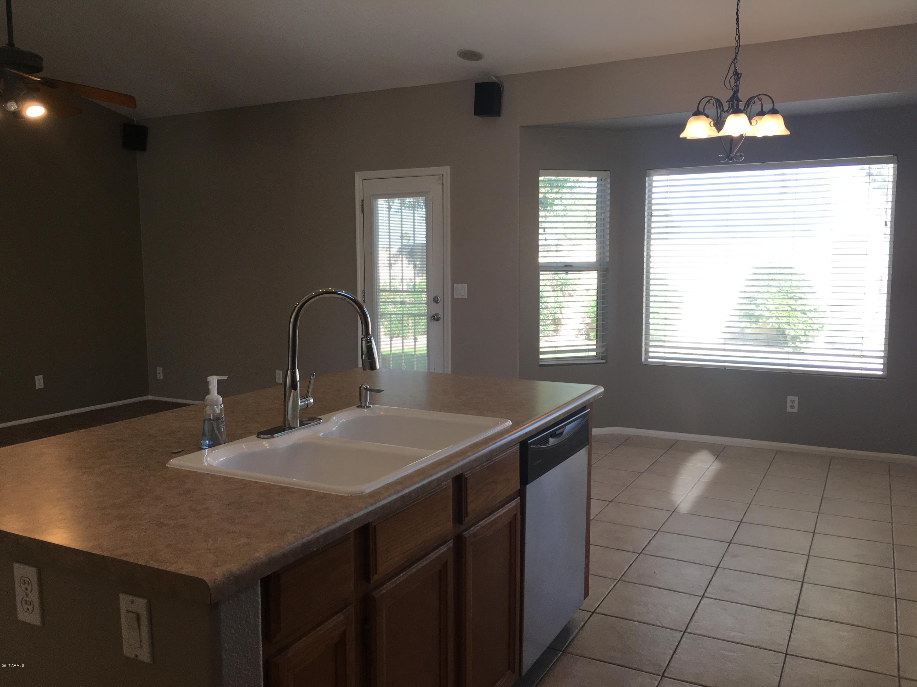 248 West Smoke Tree Road Gilbert, AZ 85233 - Photo 9 of 21 IMG-7142