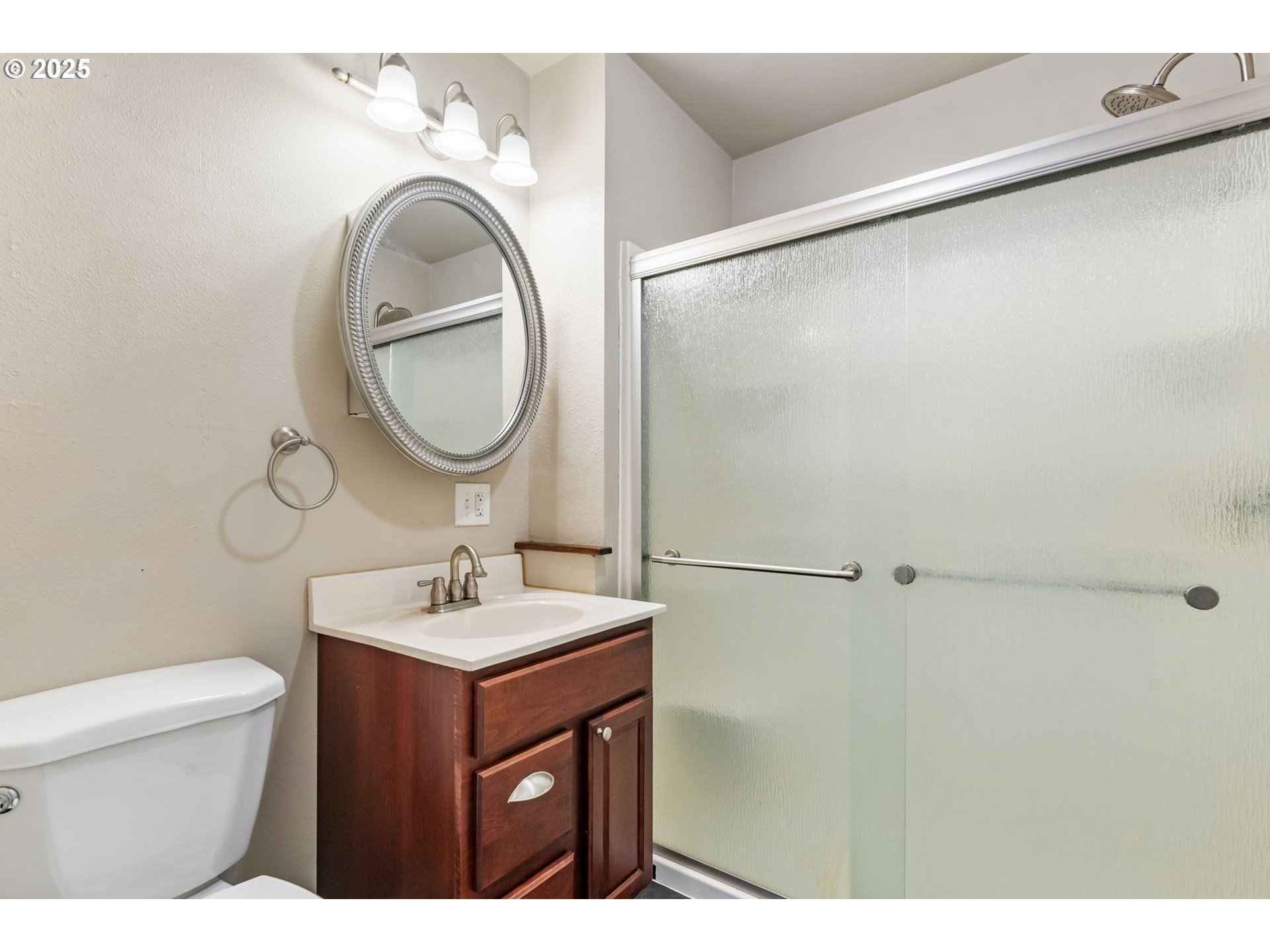 5740 Southwest Vermont Street Portland, OR 97219 - Photo 14 of 36 Bathroom