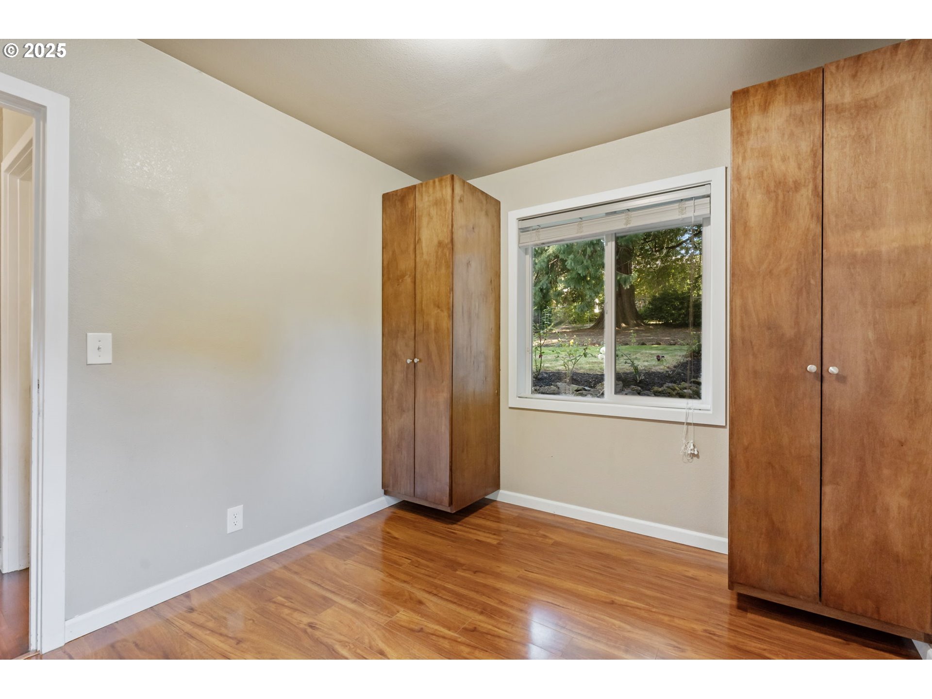 5740 Southwest Vermont Street Portland, OR 97219 - Photo 18 of 36 Bedroom