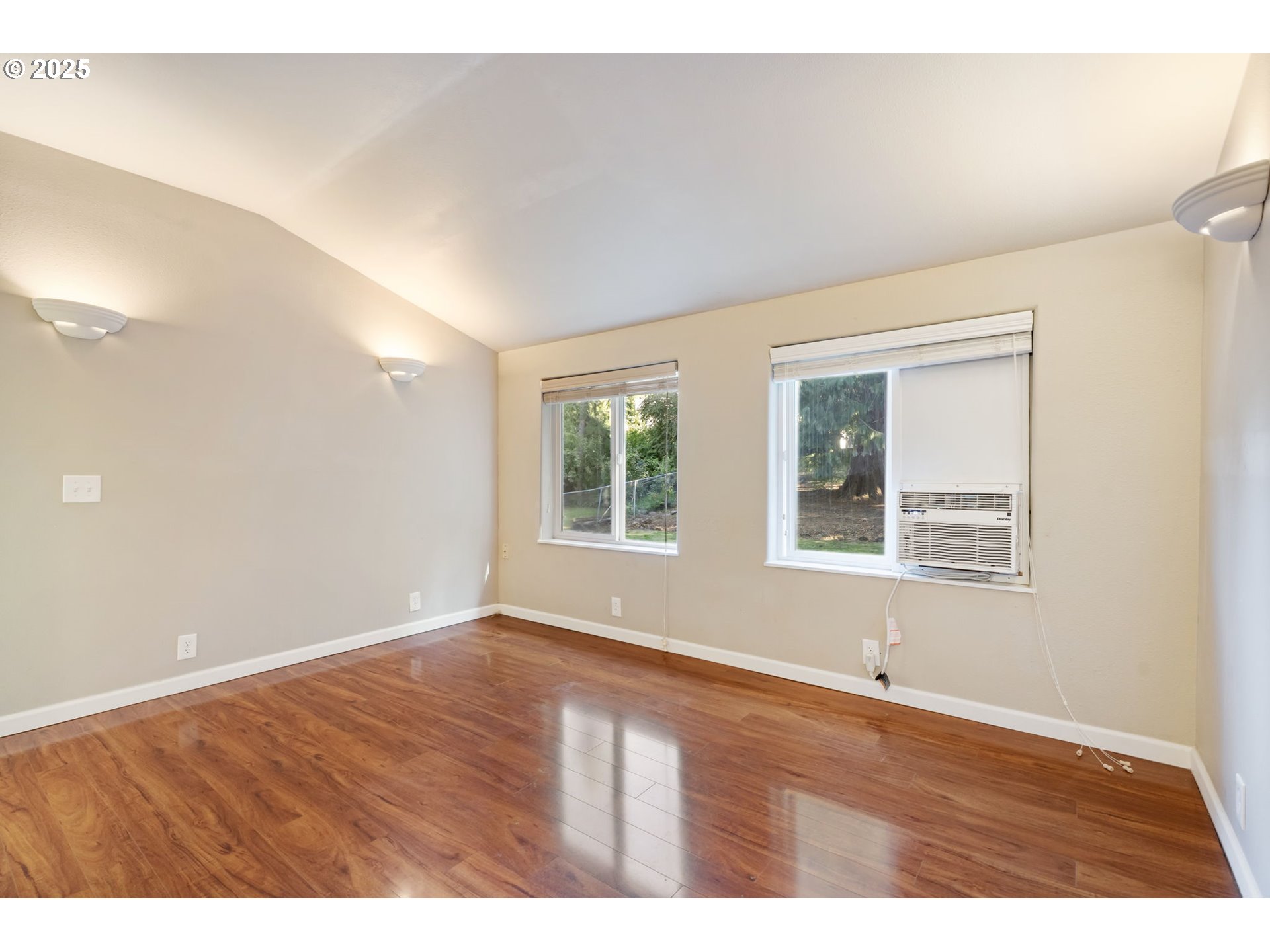 5740 Southwest Vermont Street Portland, OR 97219 - Photo 19 of 36 Bedroom