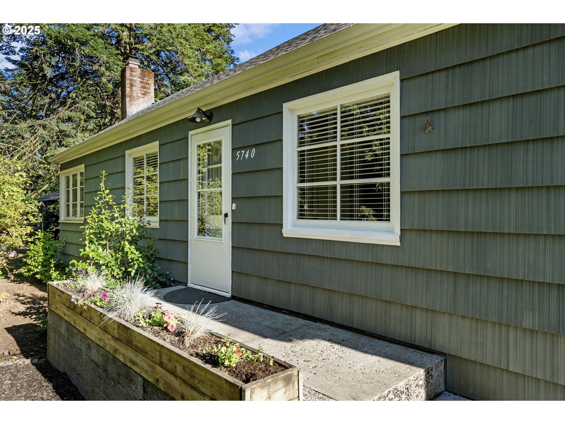 5740 Southwest Vermont Street Portland, OR 97219 - Photo 3 of 36 Exterior