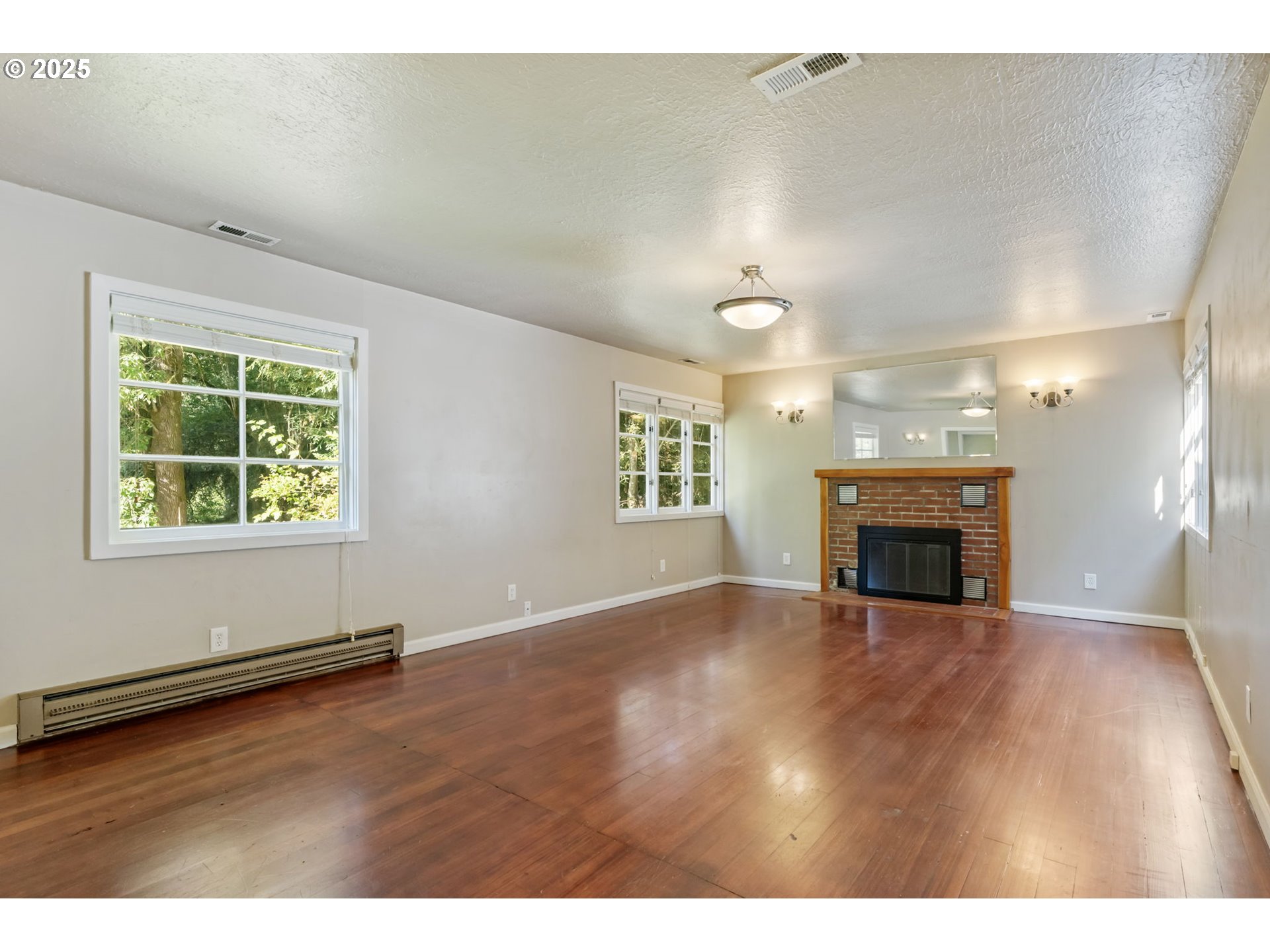 5740 Southwest Vermont Street Portland, OR 97219 - Photo 6 of 36 Living Room