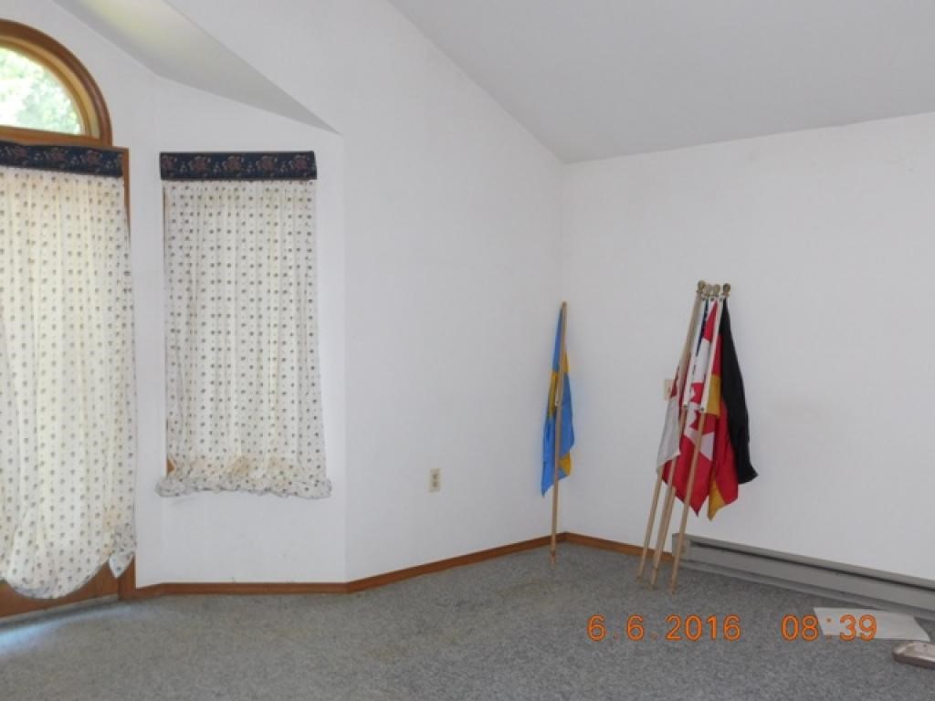 328 Marsh Family Road Hartford, VT 05059 - Photo 8 of 11 Gallery Image 8