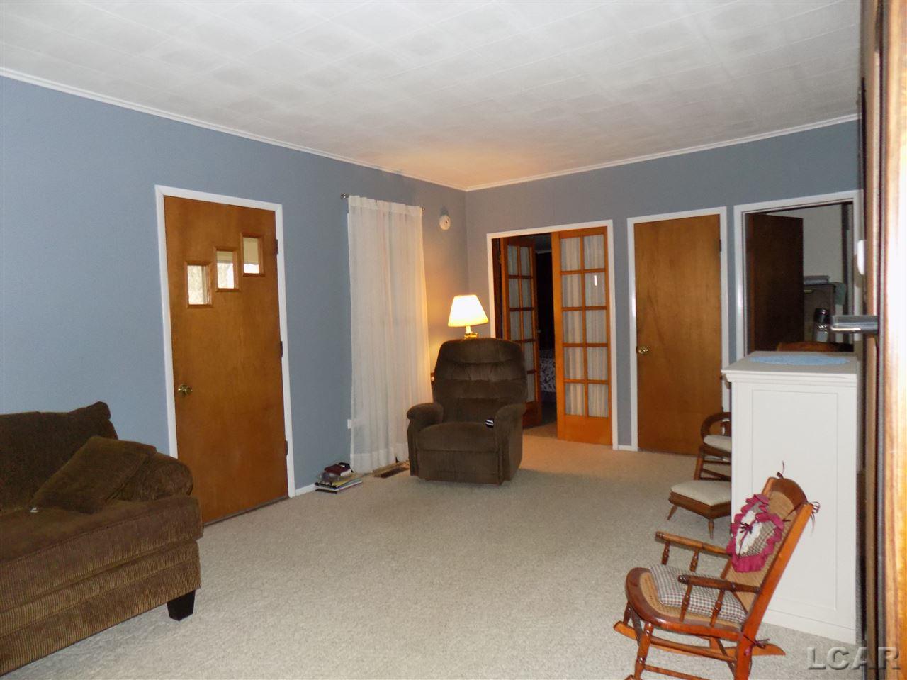 17735 Manitou Beach Road Addison, MI 49220 - Photo 12 of 30 31314185-11.JPG