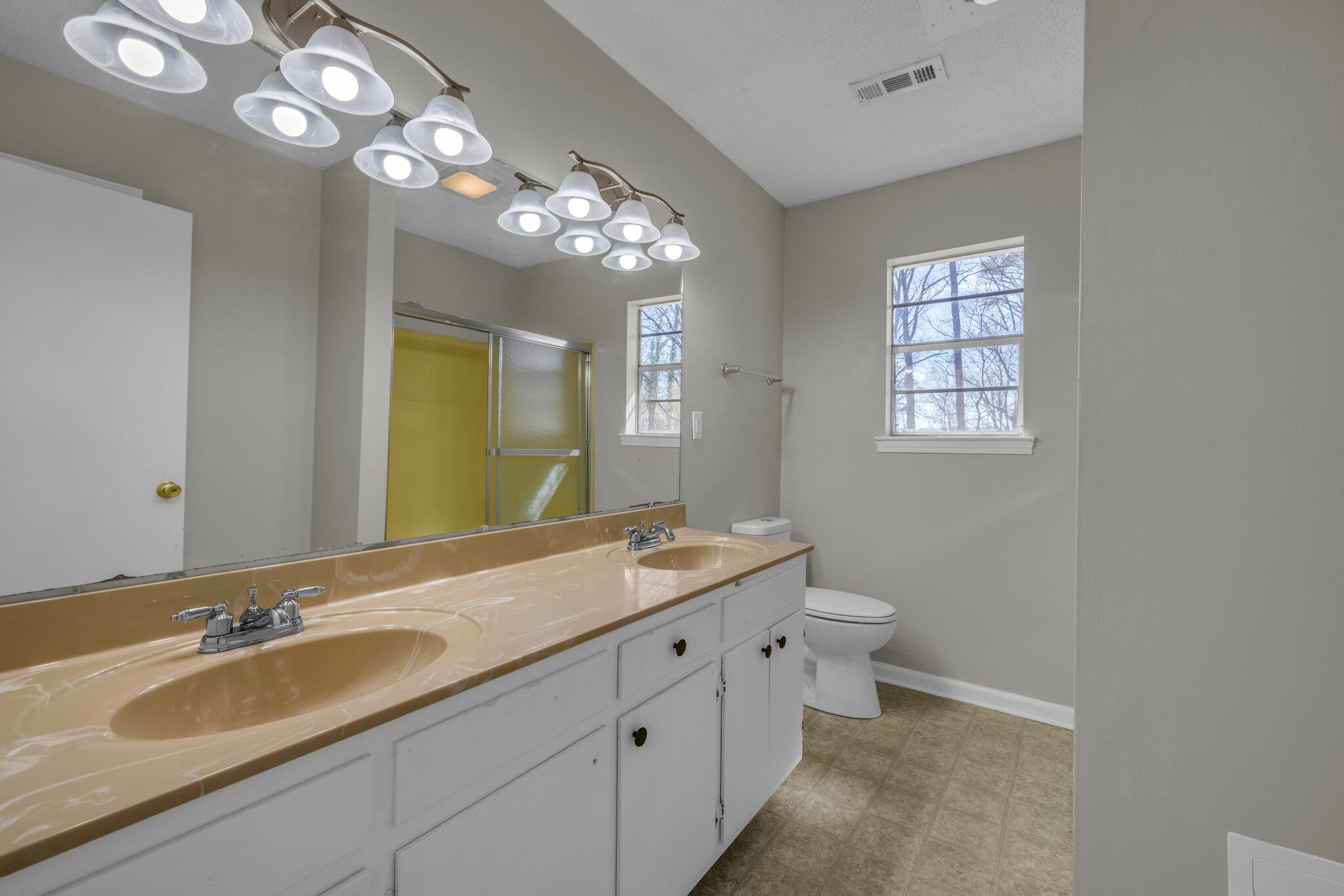 507 Harper Road Tunnel Hill, GA 30755 - Photo 11 of 34 hall bath