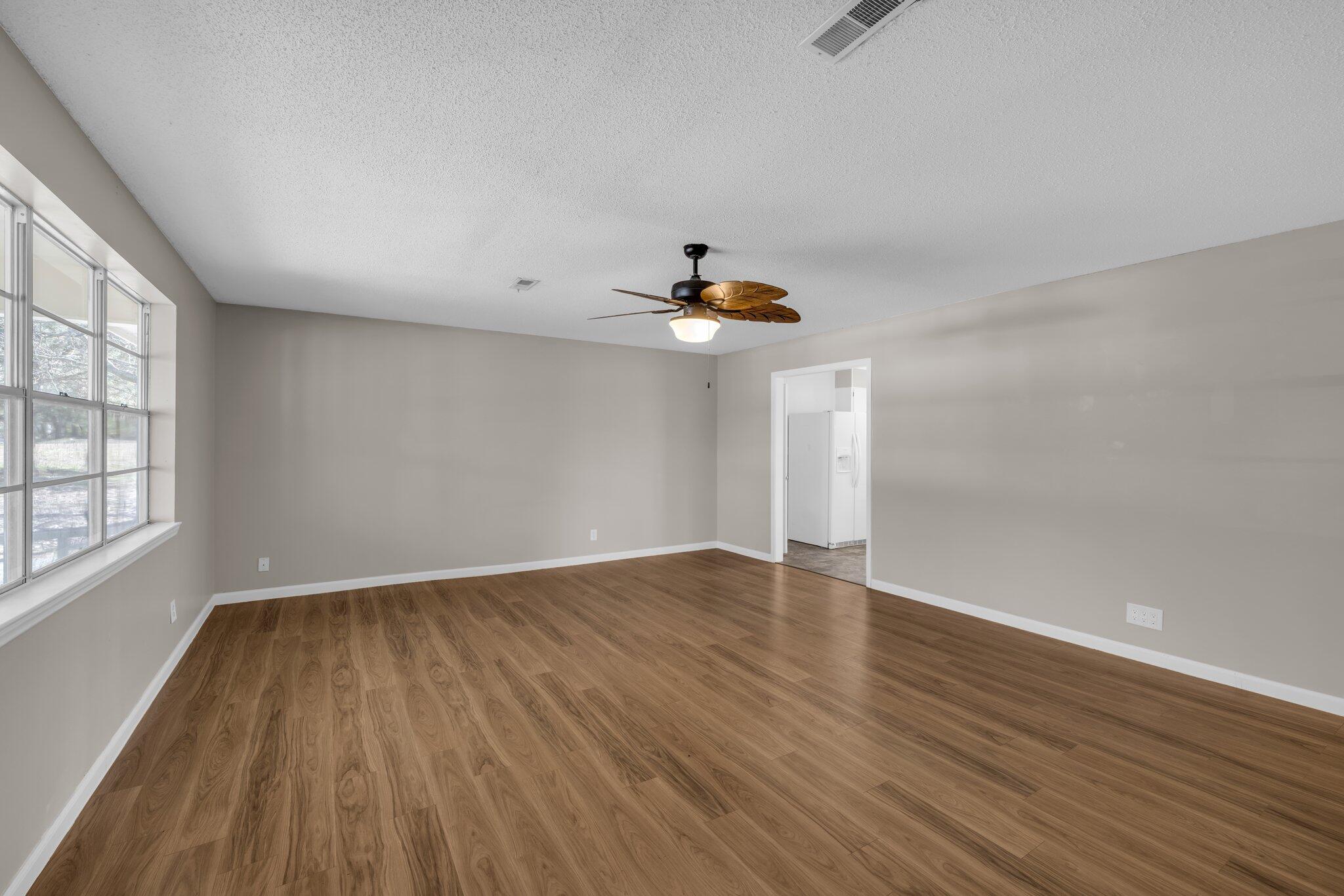 507 Harper Road Tunnel Hill, GA 30755 - Photo 4 of 34 living room