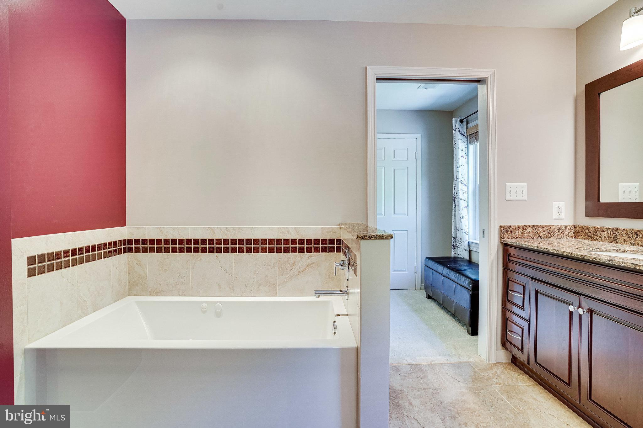 10319 Yellow Pine Drive Vienna, VA 22182 - Photo 34 of 56 Primary Bath Soaking Tub