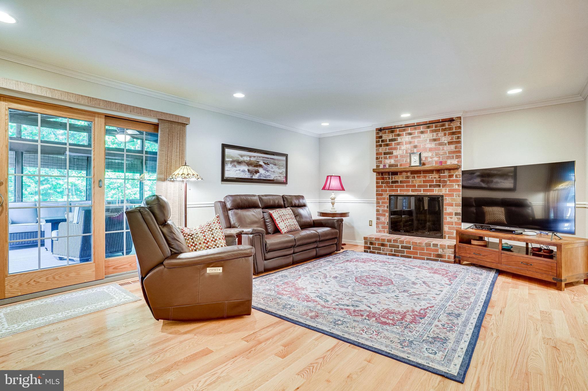 10319 Yellow Pine Drive Vienna, VA 22182 - Photo 7 of 56 Ventless Gas Fireplace