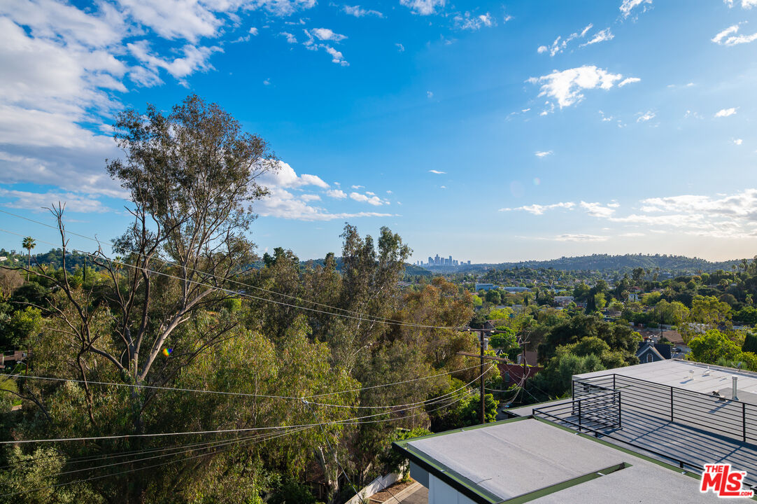6565 Pickwick Street Los Angeles, CA 90042 - Photo 8 of 54