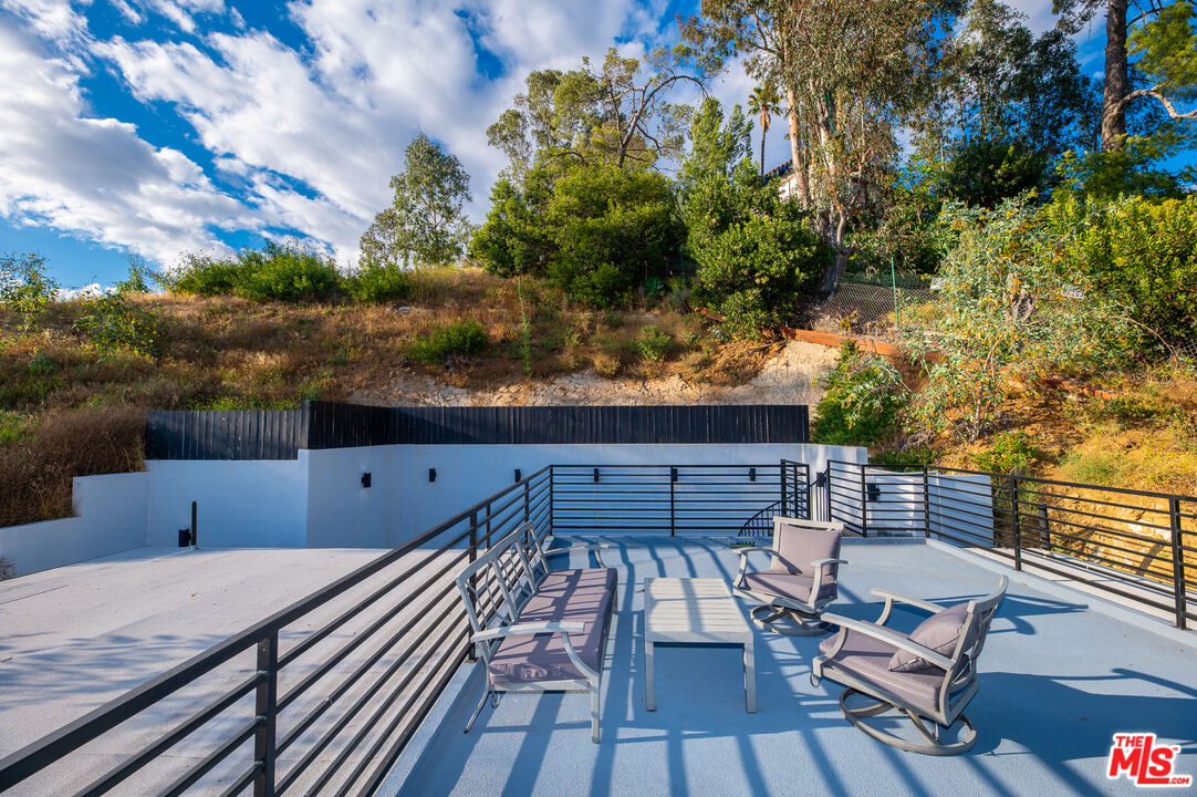 6565 Pickwick Street Los Angeles, CA 90042 - Photo 10 of 54