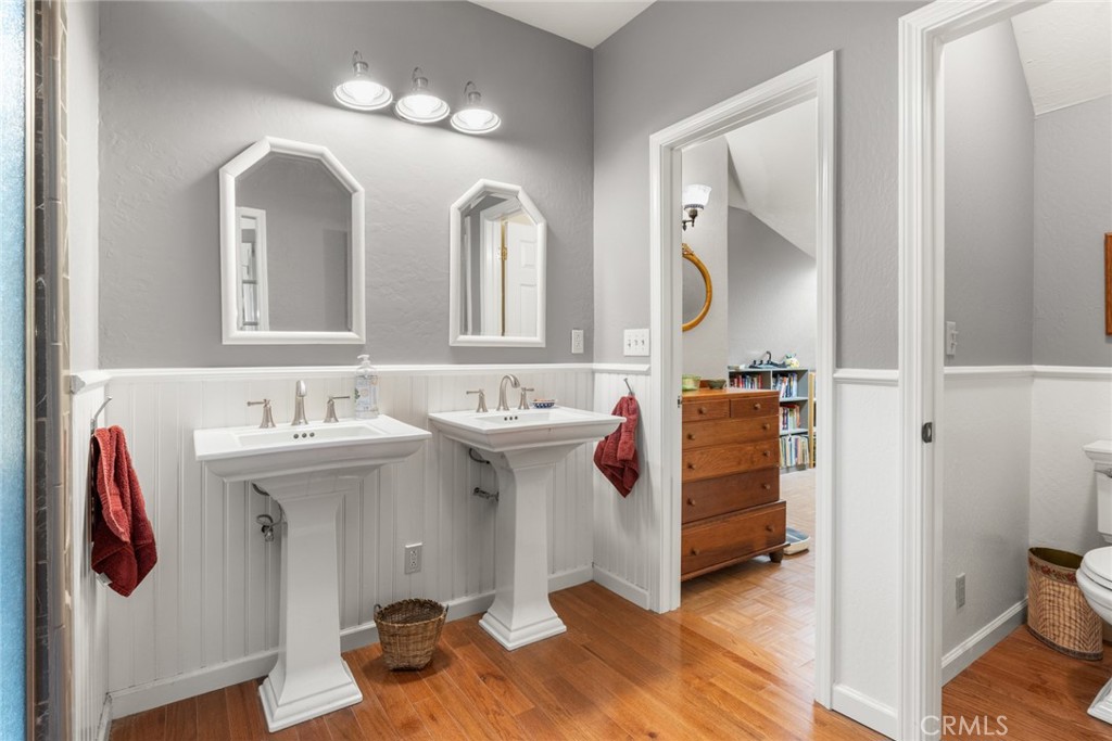 5555 Platt Mountain Road Forest Ranch, CA 95942 - Photo 23 of 55 Primary- double sinks and private loo room