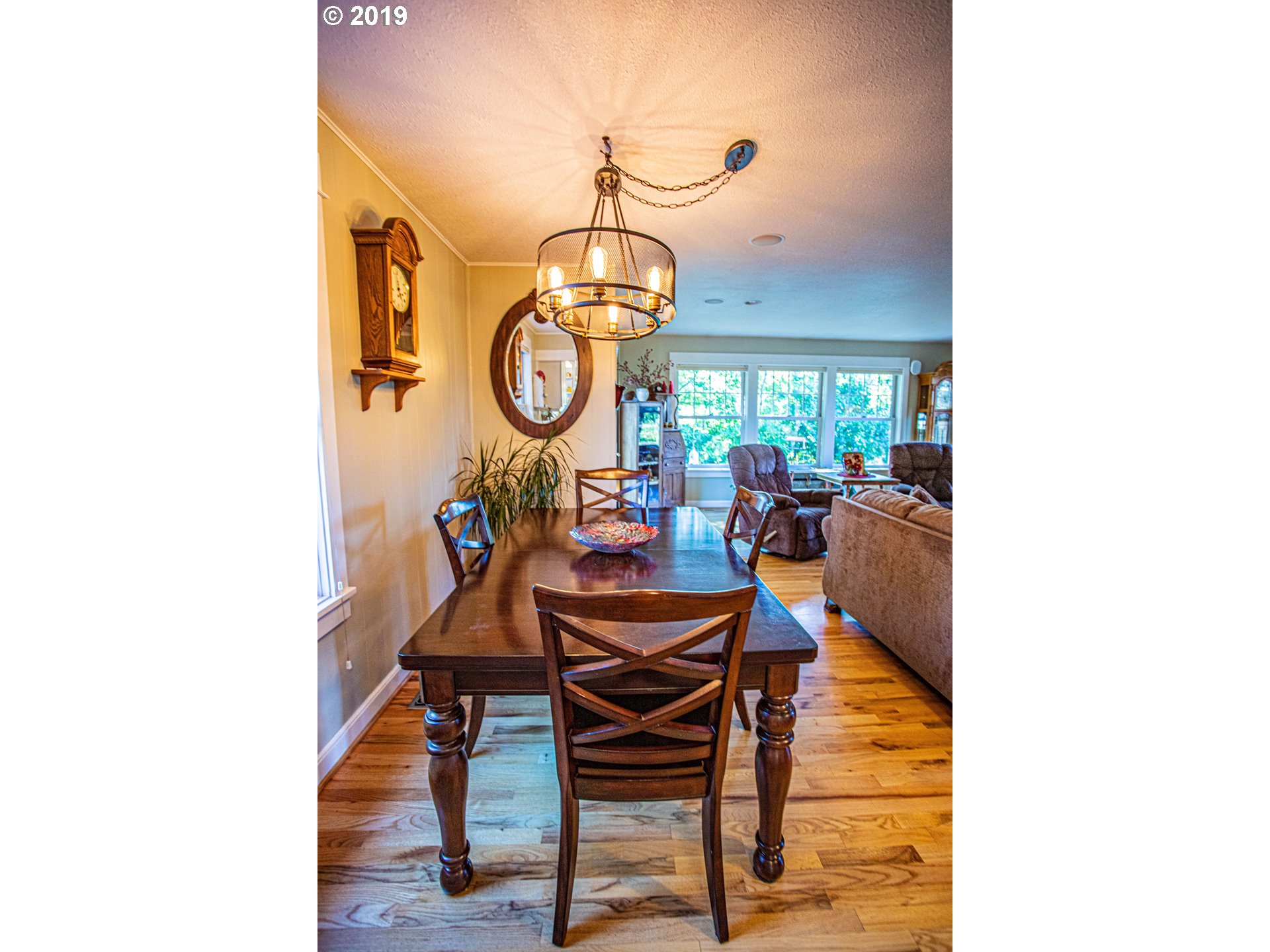 805 Country Club Road Hood River, OR 97031 - Photo 12 of 32 Gallery Image 12