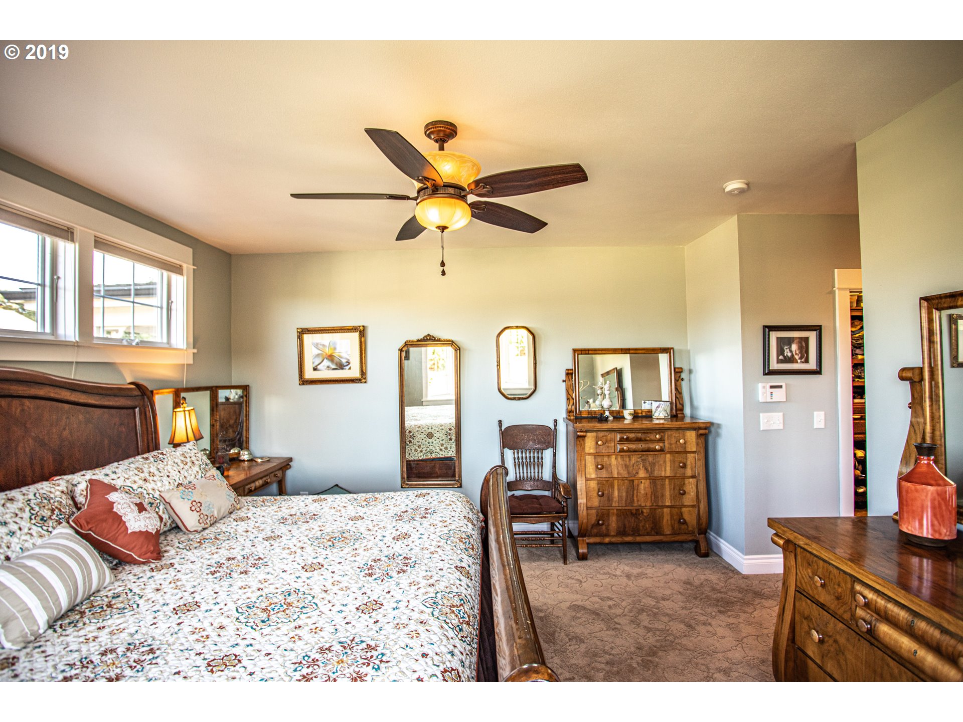 805 Country Club Road Hood River, OR 97031 - Photo 16 of 32 Gallery Image 16