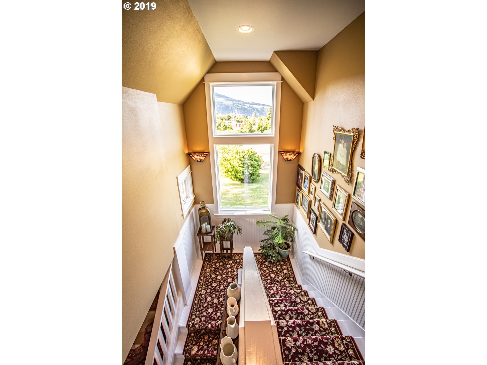 805 Country Club Road Hood River, OR 97031 - Photo 20 of 32 Gallery Image 20