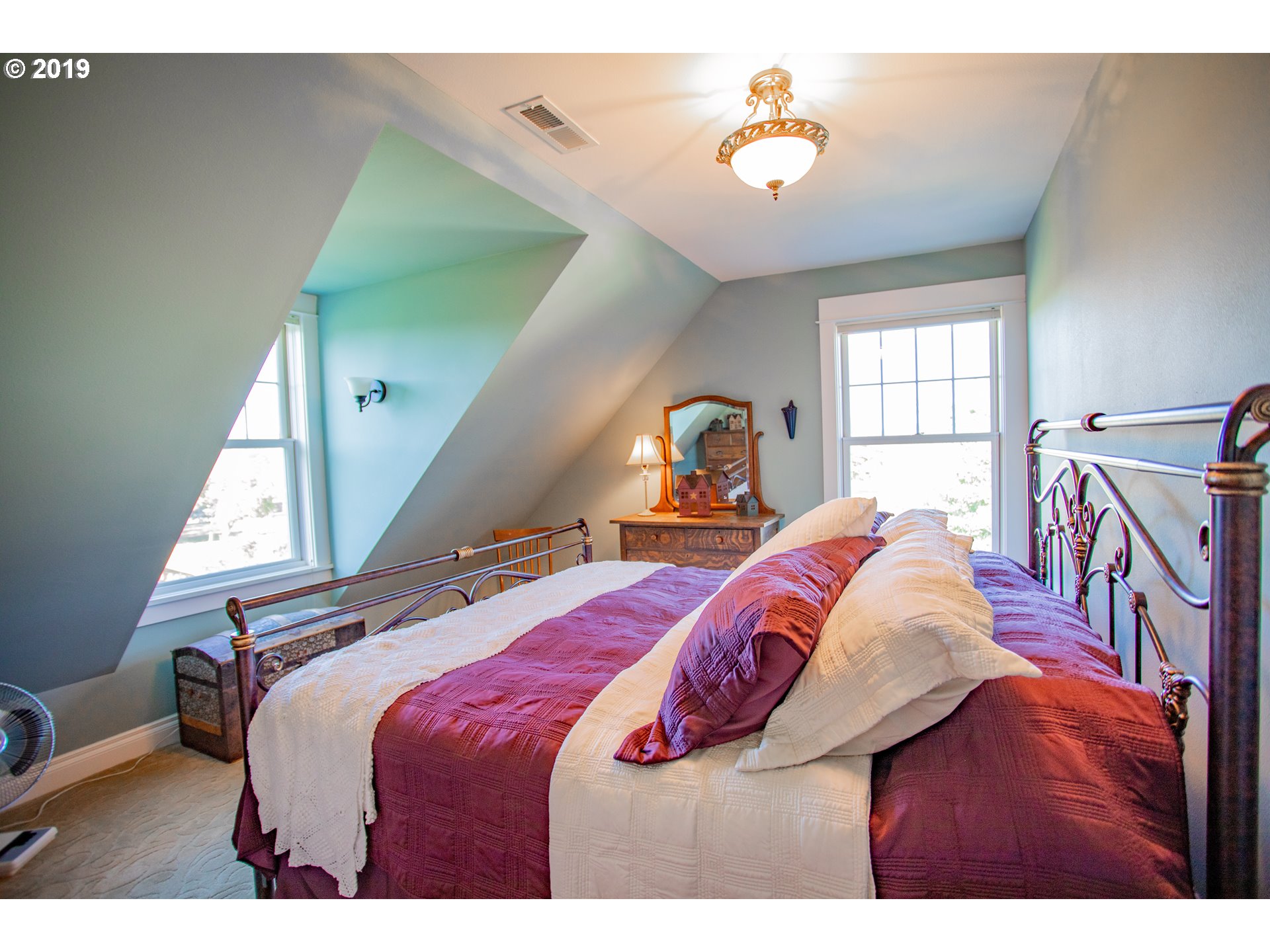805 Country Club Road Hood River, OR 97031 - Photo 23 of 32 Gallery Image 23