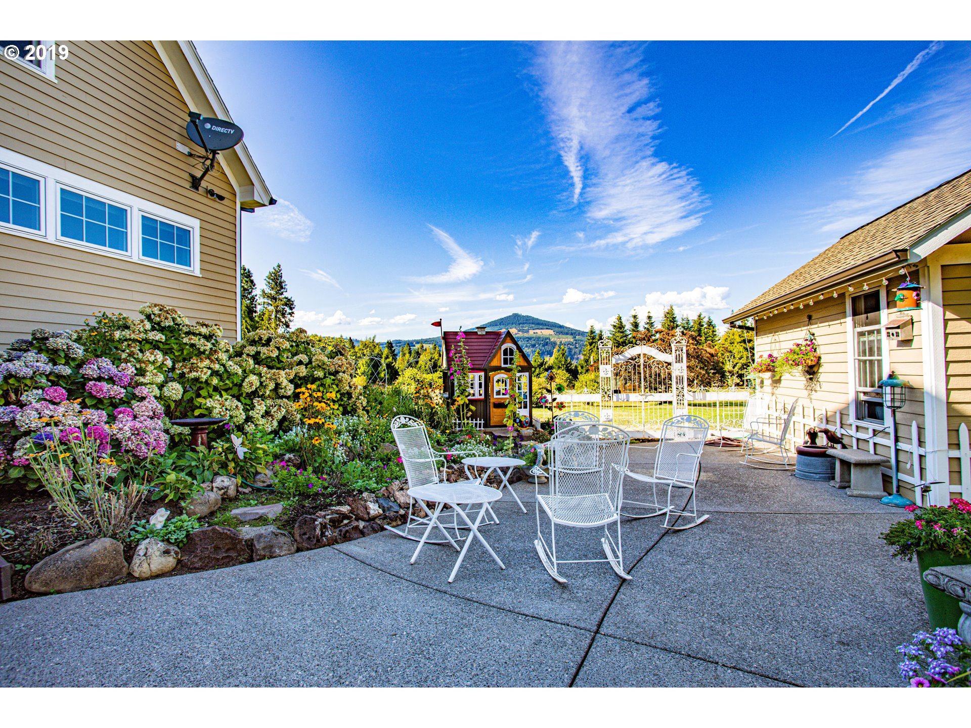 805 Country Club Road Hood River, OR 97031 - Photo 26 of 32 Gallery Image 26