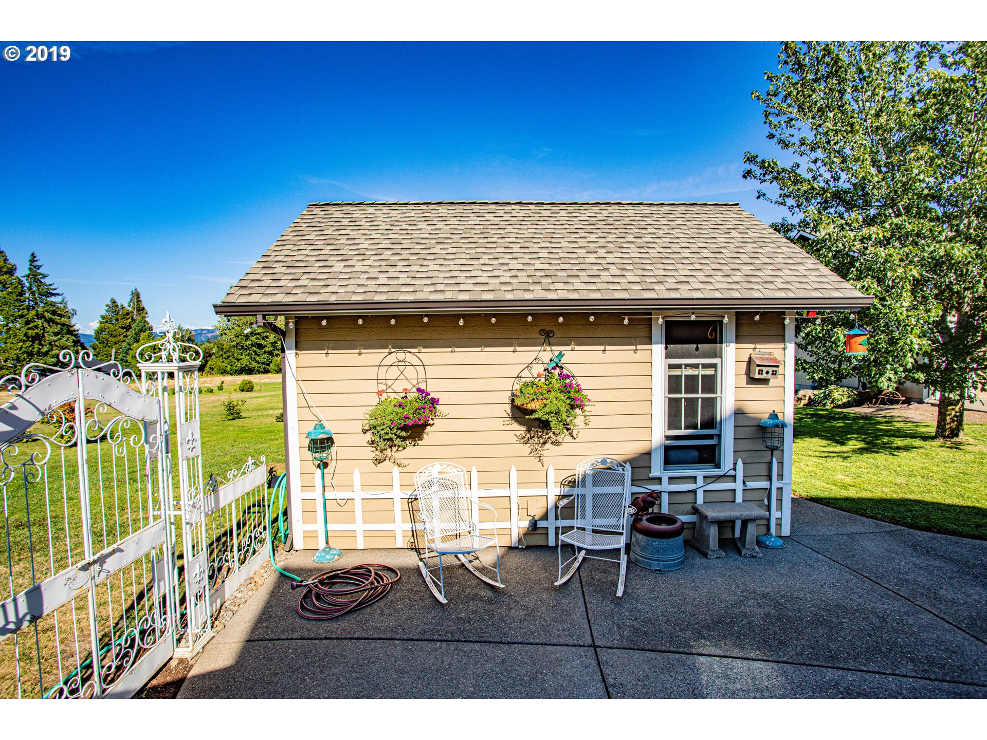 805 Country Club Road Hood River, OR 97031 - Photo 29 of 32 Gallery Image 29