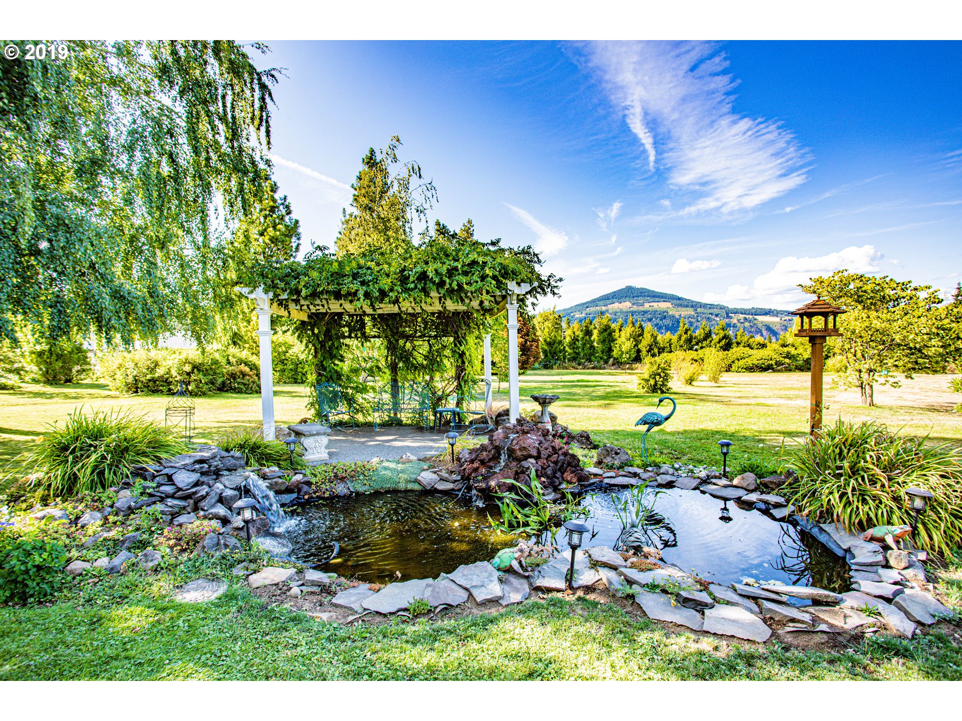 805 Country Club Road Hood River, OR 97031 - Photo 4 of 32 Gallery Image 4