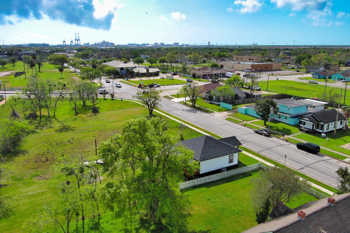 1122 West 2nd Street Freeport, TX 77541 - Photo 38 of 38 a view of a city