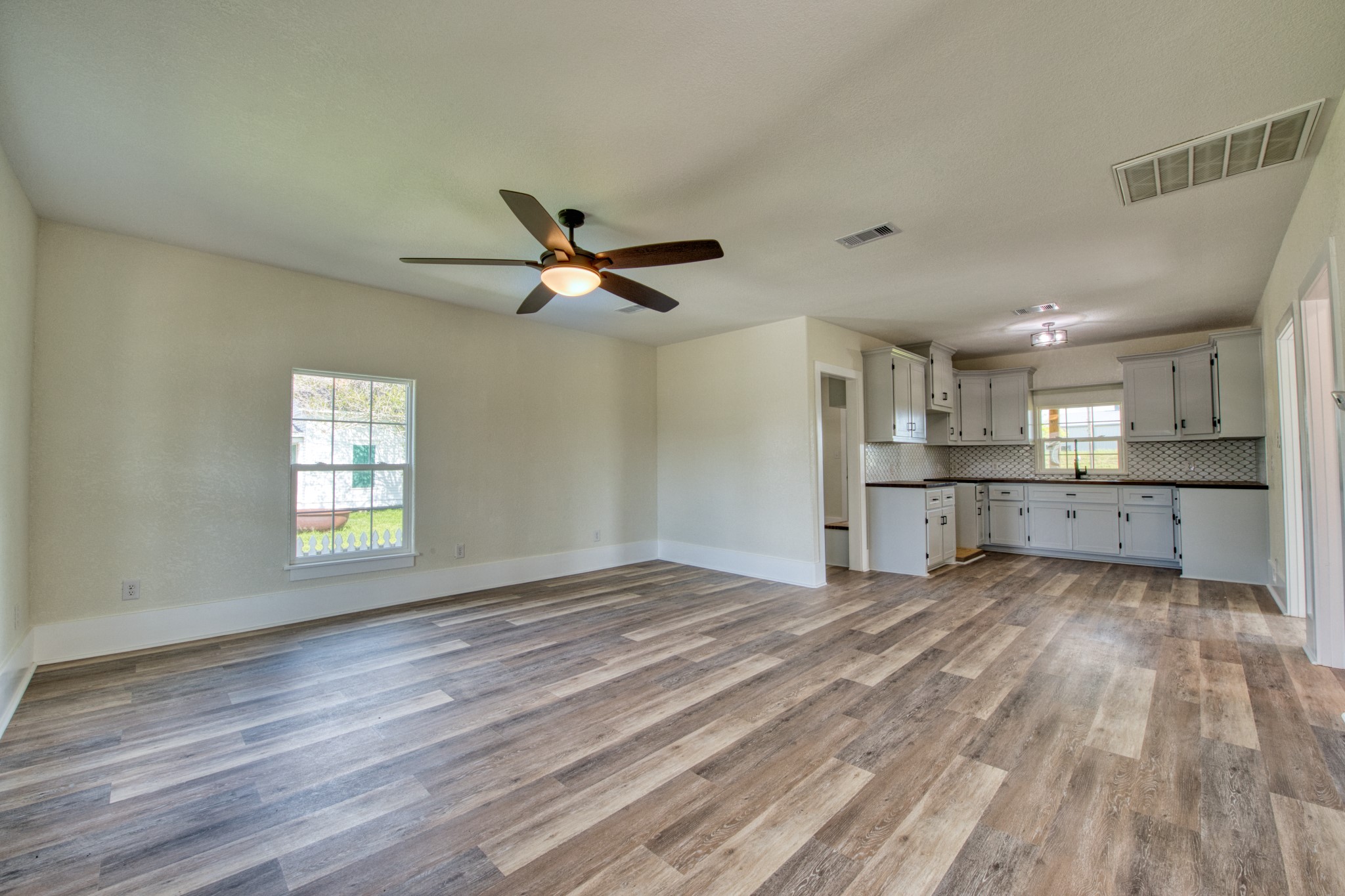 1122 West 2nd Street Freeport, TX 77541 - Photo 6 of 38