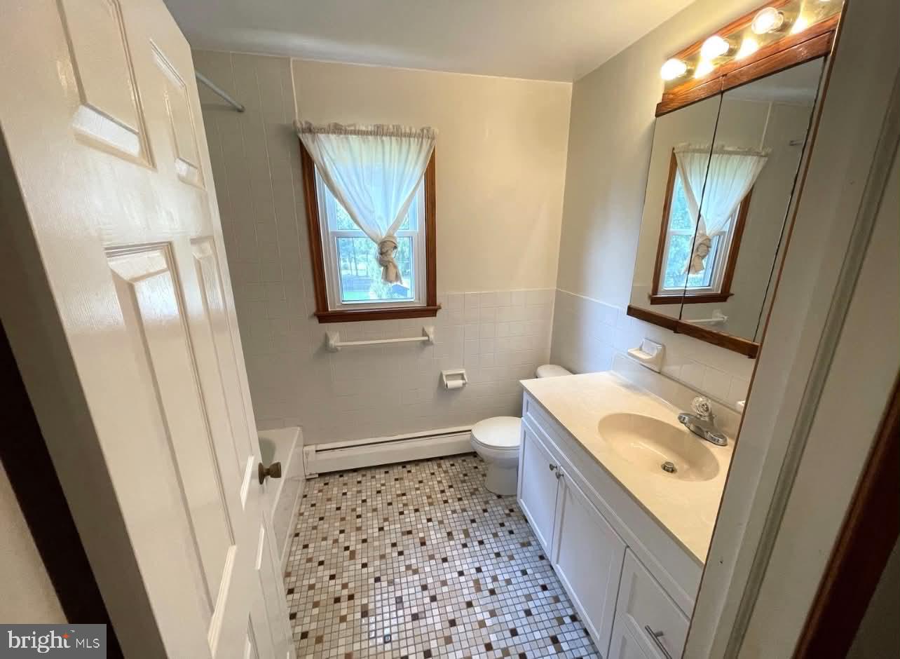 152 3rd Avenue Newtown Square, PA 19073 - Photo 12 of 17 Upstairs hall bathroom
