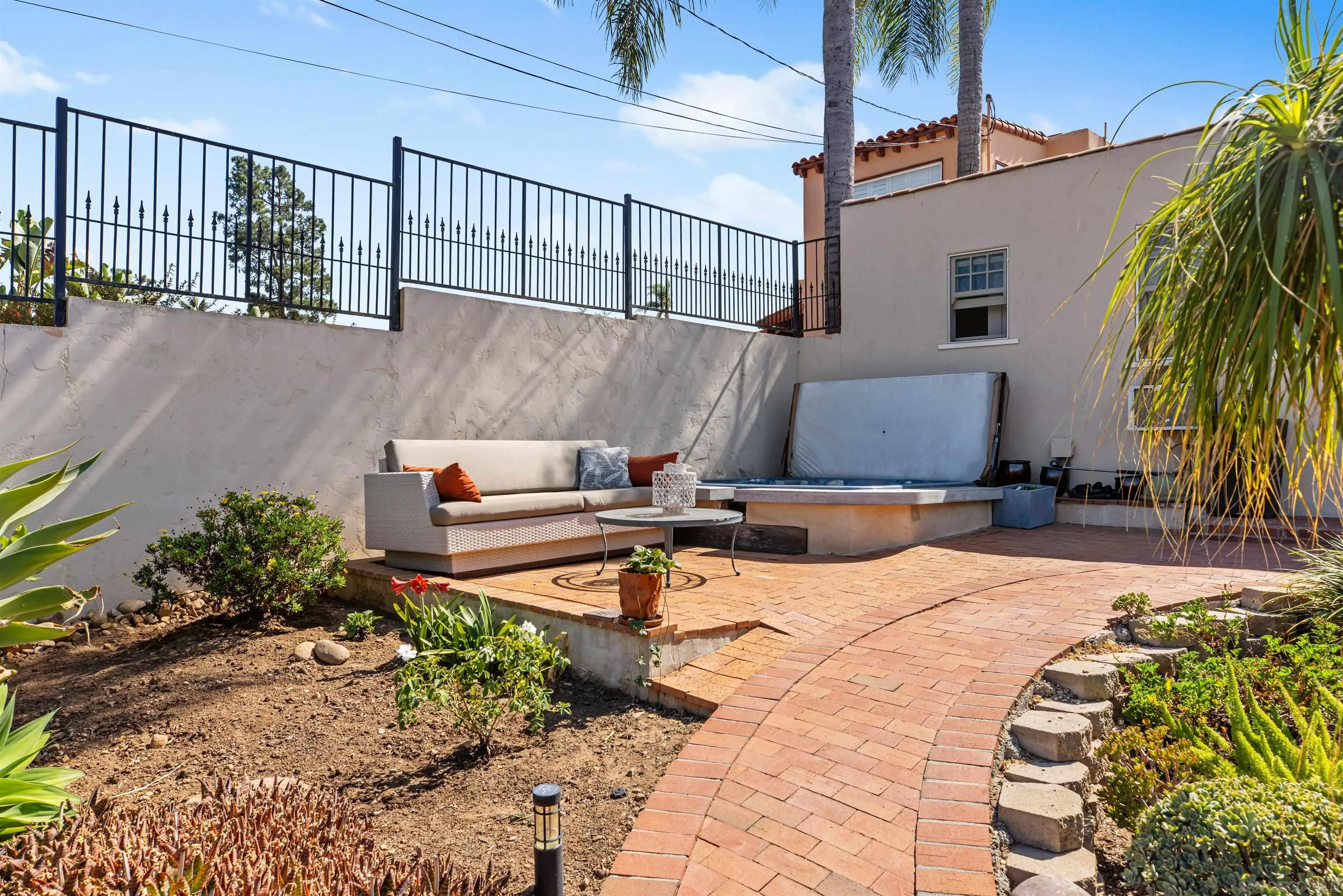 4192 Rochester Road San Diego, CA 92116 - Photo 34 of 38 a view of a patio with a patio