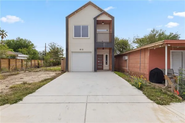 $2,000 | 813 South Bicentennial Boulevard, McAllen, TX 78501