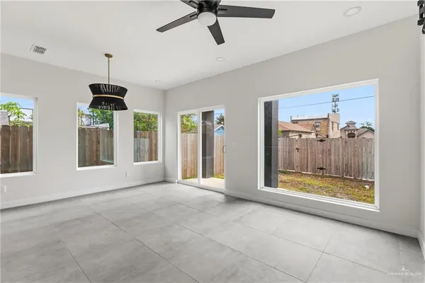 $2,000 | 813 South Bicentennial Boulevard, McAllen, TX 78501