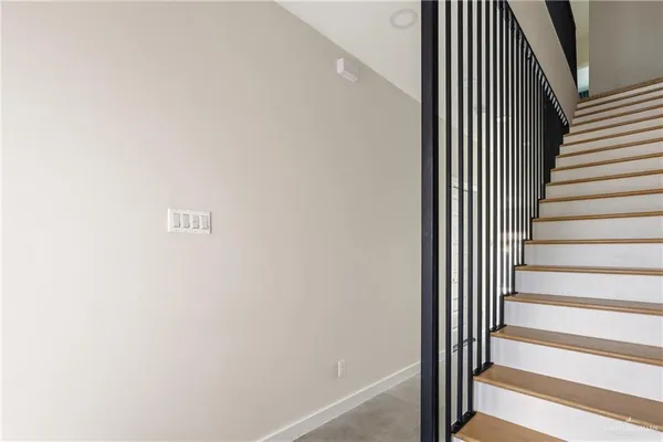 $2,000 | 813 South Bicentennial Boulevard, McAllen, TX 78501