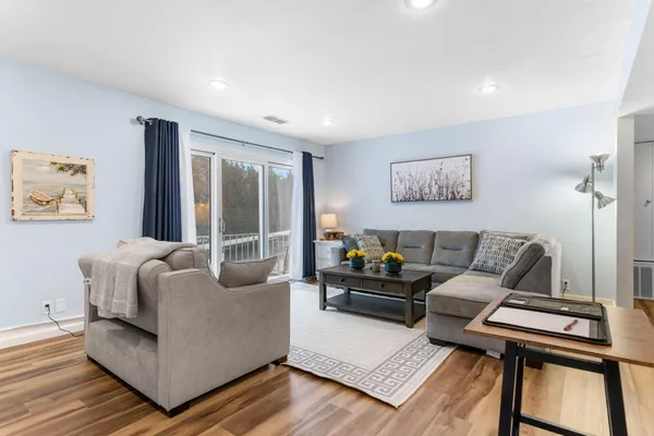 $275,000 | 3626 Lakeshore Drive, Unit 9, St. Joseph, MI 49085