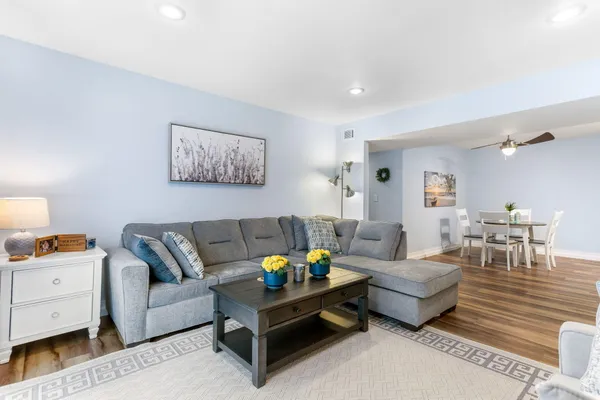 $275,000 | 3626 Lakeshore Drive, Unit 9, St. Joseph, MI 49085
