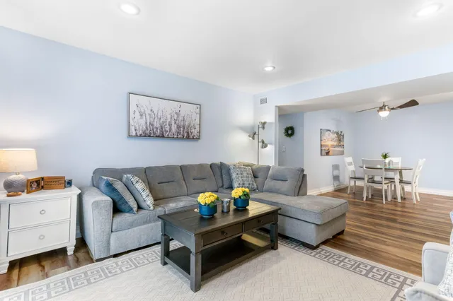 $275,000 | 3626 Lakeshore Drive, Unit 9, St. Joseph, MI 49085