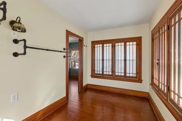 $349,000 | 371 North Street, Elgin, IL 60120