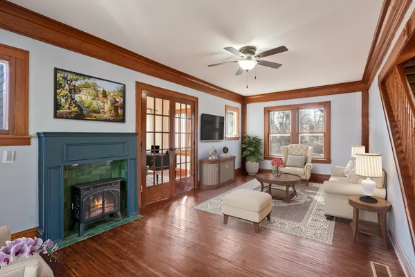 $349,000 | 371 North Street, Elgin, IL 60120