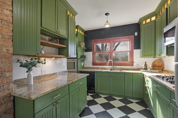 $349,000 | 371 North Street, Elgin, IL 60120