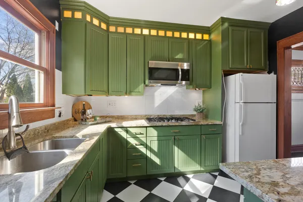 $349,000 | 371 North Street, Elgin, IL 60120