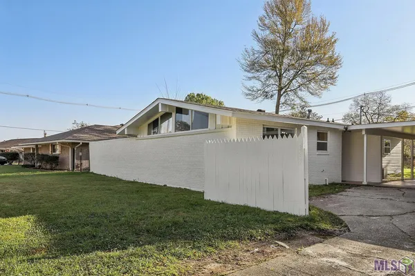 $214,000 | 323 Little John Drive, Baton Rouge, LA 70815