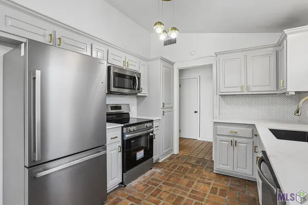 $214,000 | 323 Little John Drive, Baton Rouge, LA 70815