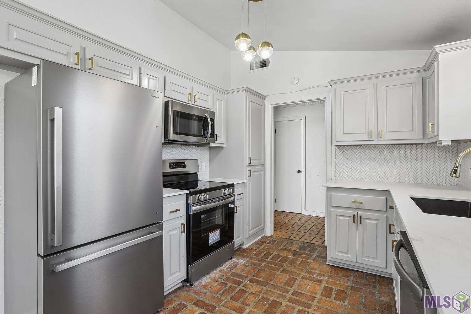 323 Little John Drive Baton Rouge, LA 70815 - Photo 3 of 15
