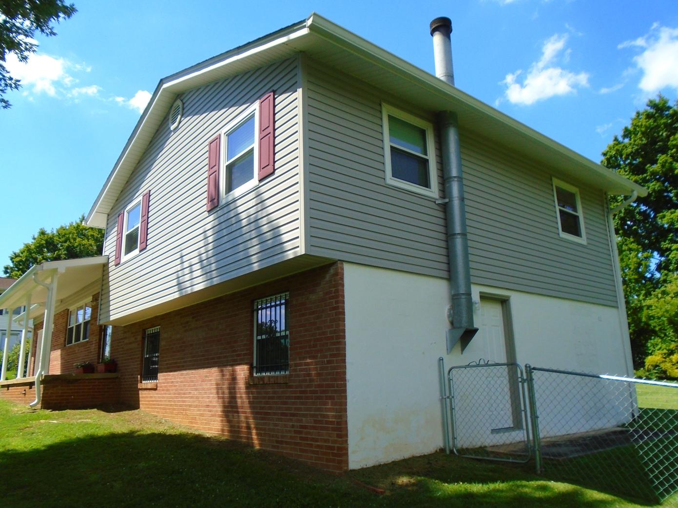 4321 Royalview Road Knoxville, TN 37921 - Photo 2 of 20 4321 Royalview 018
