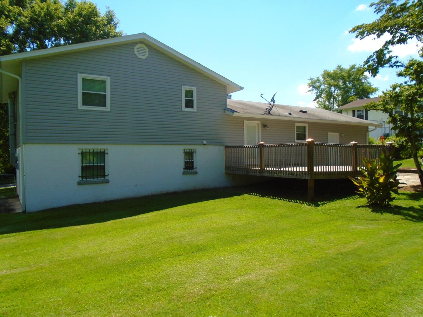 4321 Royalview Road Knoxville, TN 37921 - Photo 4 of 20 4321 Royalview 024