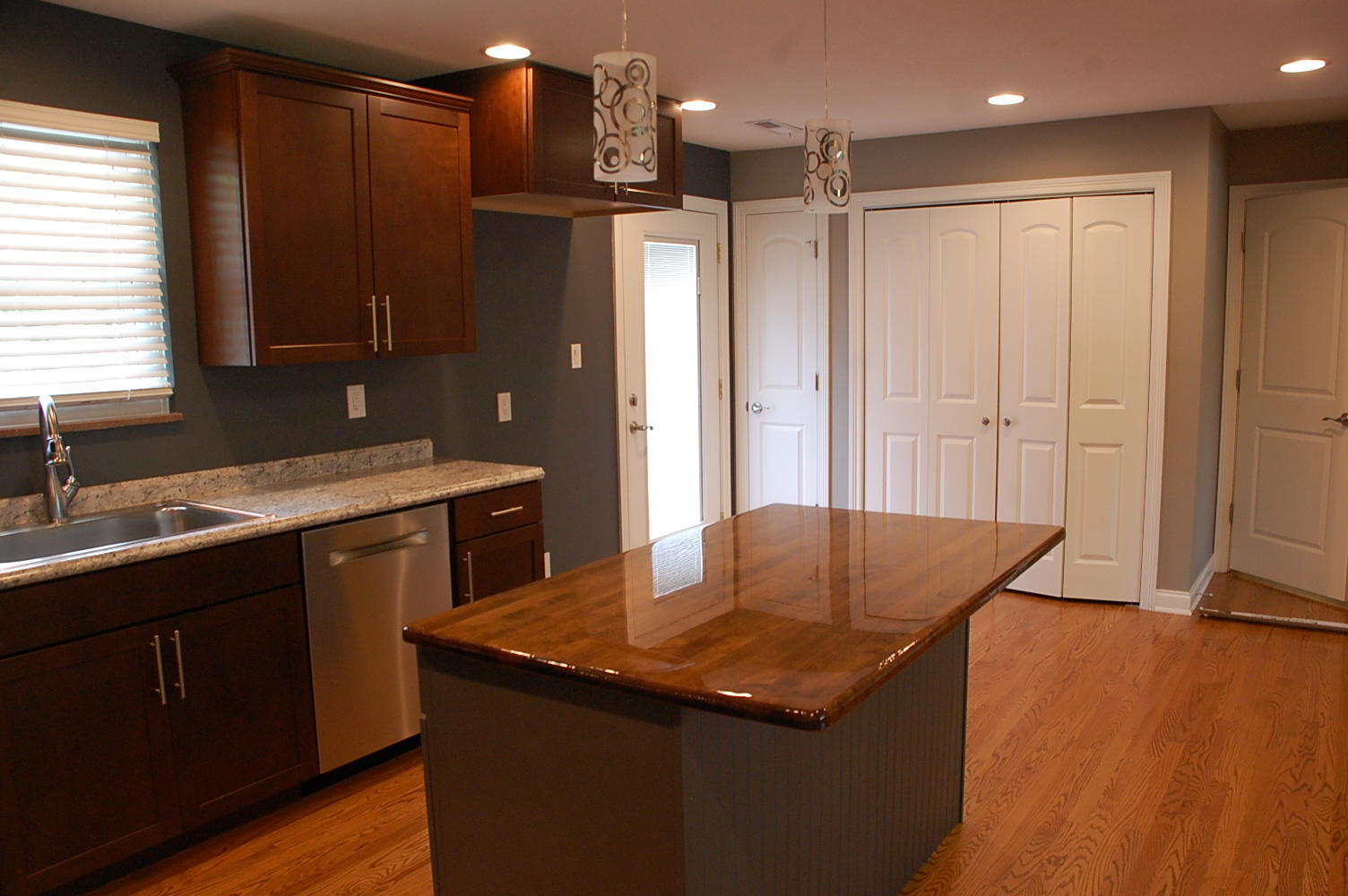 4321 Royalview Road Knoxville, TN 37921 - Photo 7 of 20 DSC_0671